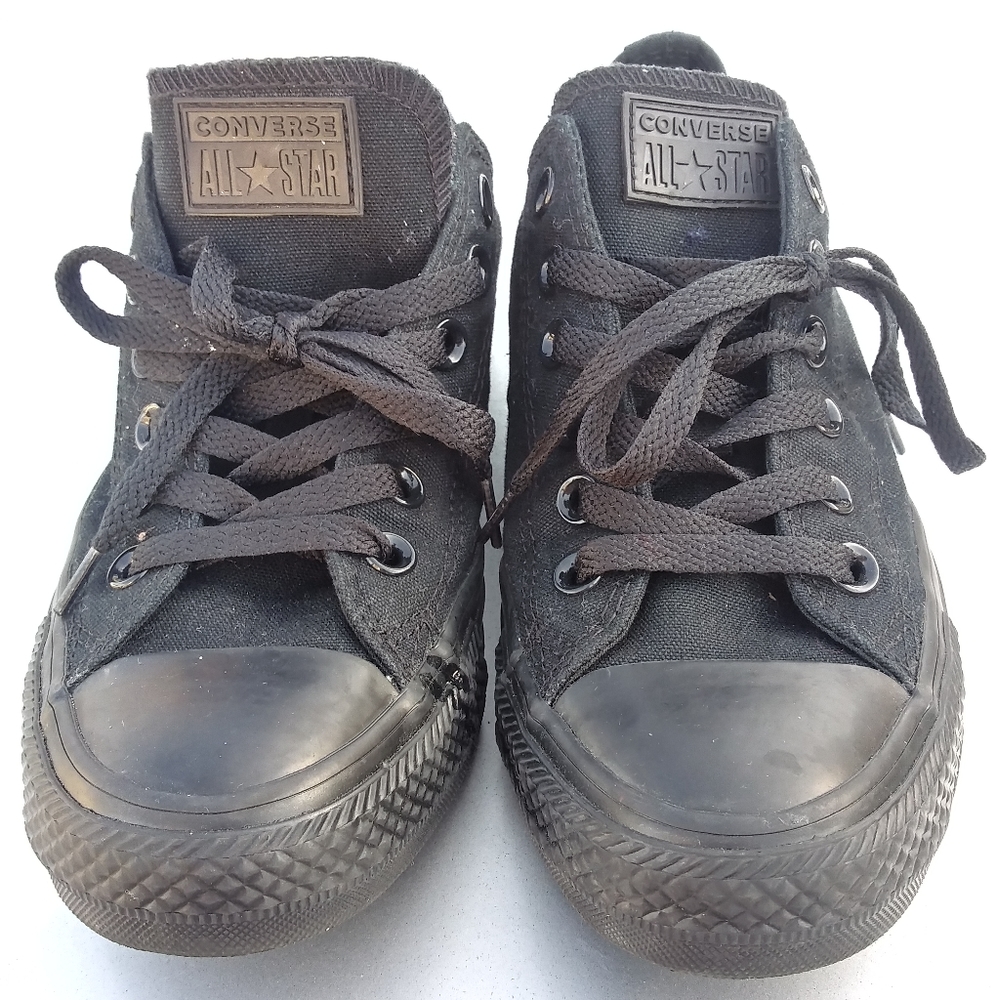 Converse size 7.5